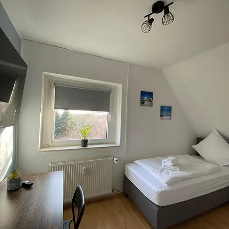 Nelia Leipzig - Better Beds, Better Days